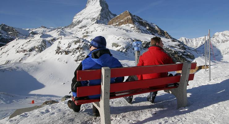 Российских туристов на курортах Швейцарии отказались обслуживать