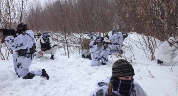 Террористы подвели к "передовой" в районе Донецка новые танки и артиллерию - ИС