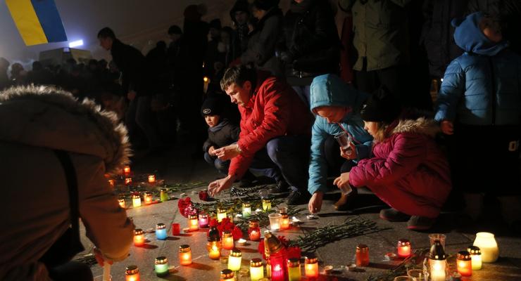 В Украине объявлен траур по погибшим в Мариуполе