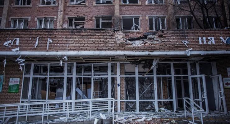 С утра в Донецке гремят залпы тяжелой артиллерии