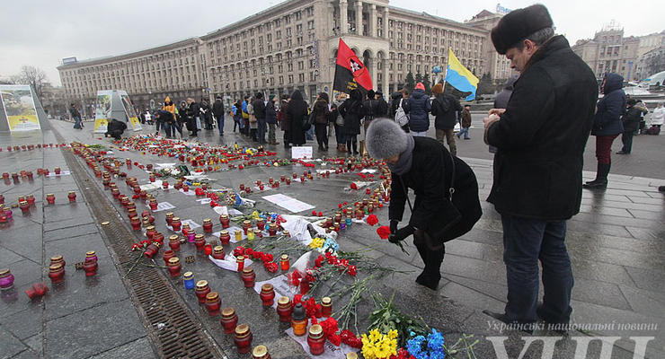 Киевляне почтили память погибших в Мариуполе