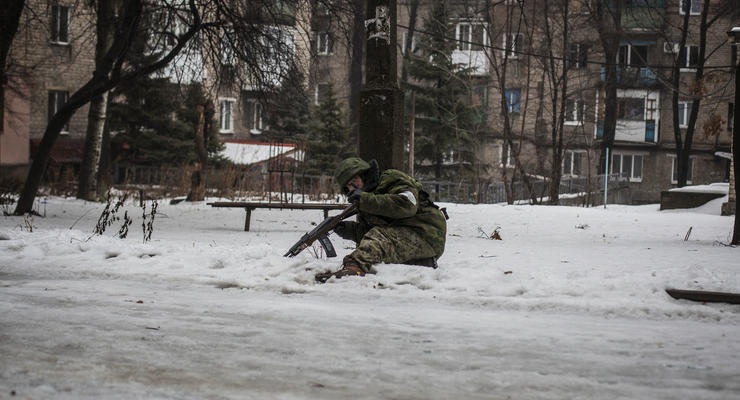 За сутки в Донецке погибли три человека, утро началось с обстрела