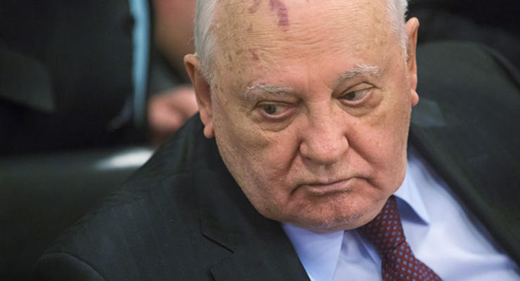 Горбачев заявил о угрозе "горячей" войны между Россией и США