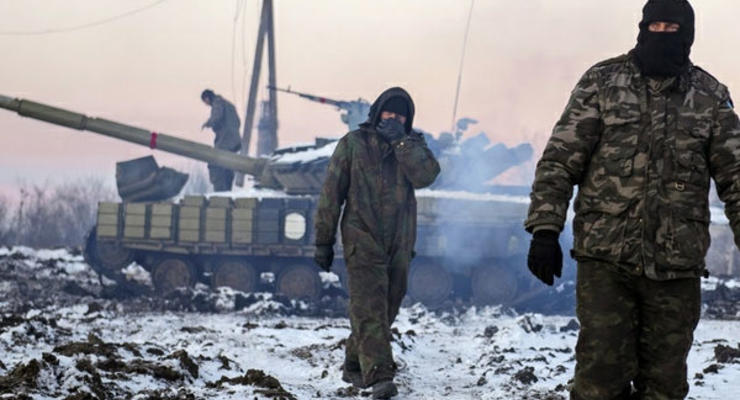 В Углегорск прорвались танки террористов, идет ожесточенный бой