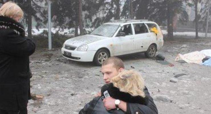 В Донецке под обстрел попала остановка и Дом культуры, много погибших