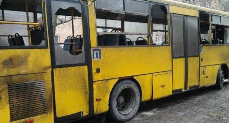 Террористы обстреляли два автобуса с беженцами, есть раненые