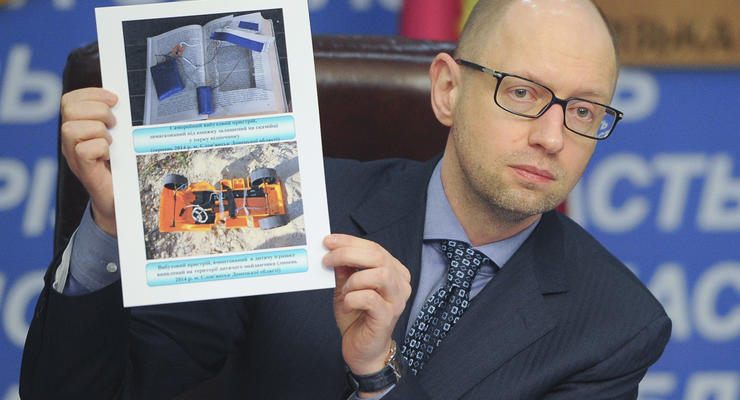 Яценюк: Террористы маскируют взрывчатку в детских игрушках