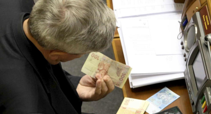 В Раде утвердили зарплату депутатов на 2015 год - 6600 гривен