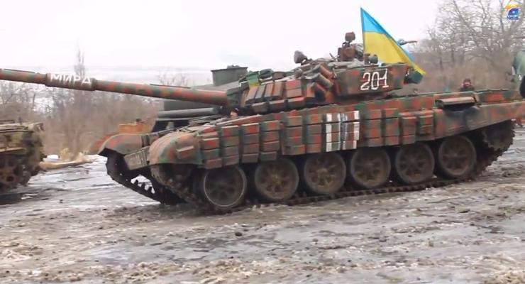 "Гламур". Украинские военные показали трофейный российский танк
