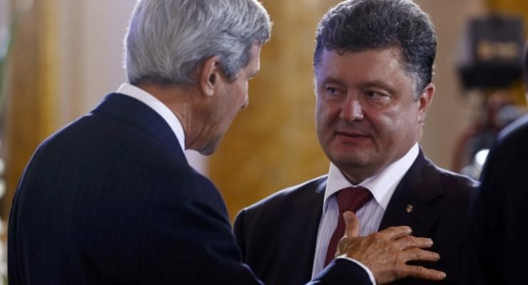 Глава Госдепа Керри прибыл в Киев на встречу с Порошенко