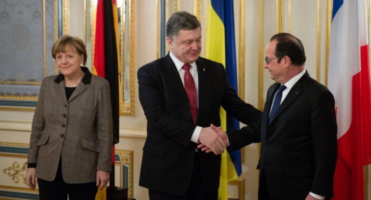 Порошенко, Меркель и Олланд призвали к прекращению огня на Донбассе