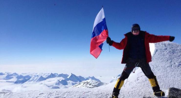 Депутат Госдумы намерен поднять российский флаг на Говерле