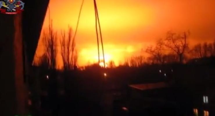 В Донецке мощный взрыв озарил небо. Ярош объяснил, что это было