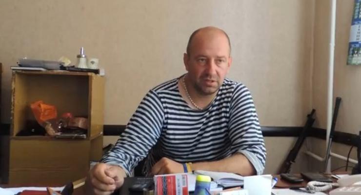 Бывший комбат "Айдара" заявил, что руководит бойцами по телефону