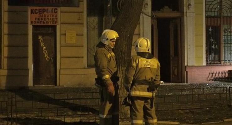 Взрыв в центре Одессы: Неизвестные взорвали квартиру режиссера (дополнено)