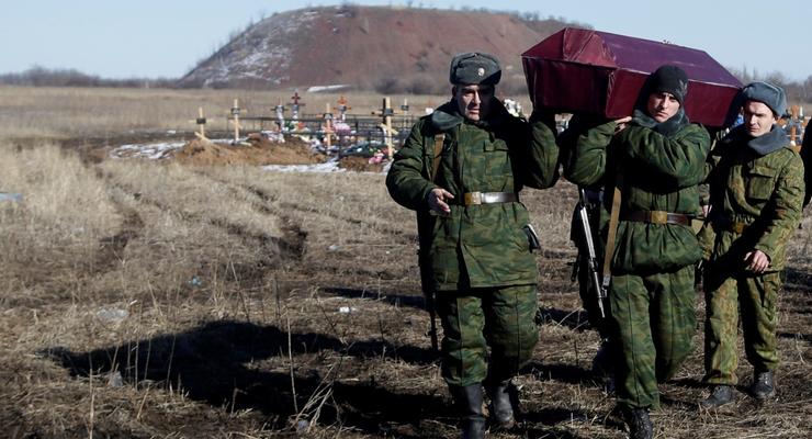 ДНРовцы закопали соратника-милиционера на кладбище с безымянными могилами