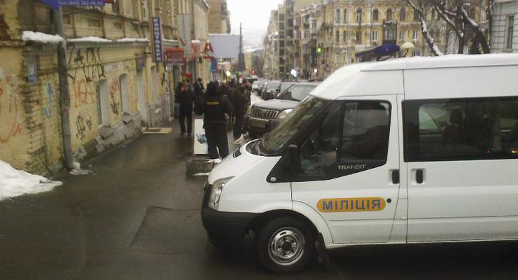 Вооруженный мужчина ограбил банк в центре Киева