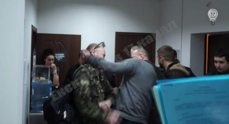 Экс-комбат "Айдара" Мельничук ударил солдата "за битье девушек"
