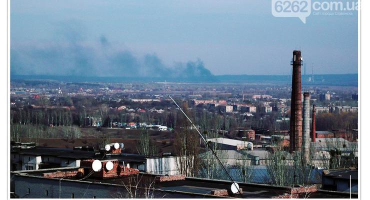 Жителей Славянска напугал столб дыма над городом
