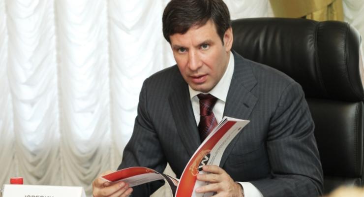 Депутат Госдумы побил бизнесмена хоккейной клюшкой