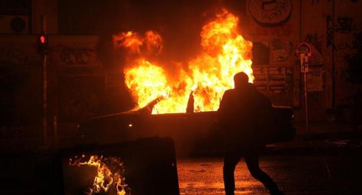 В Греции протесты против нового правительства: горят машины и магазины
