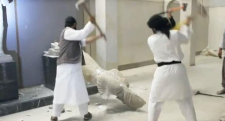 Джихадисты Исламского государства показали, как уничтожают древности Ирака