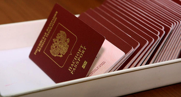 С 1 марта россияне смогут въехать в Украину только по загранпаспорту