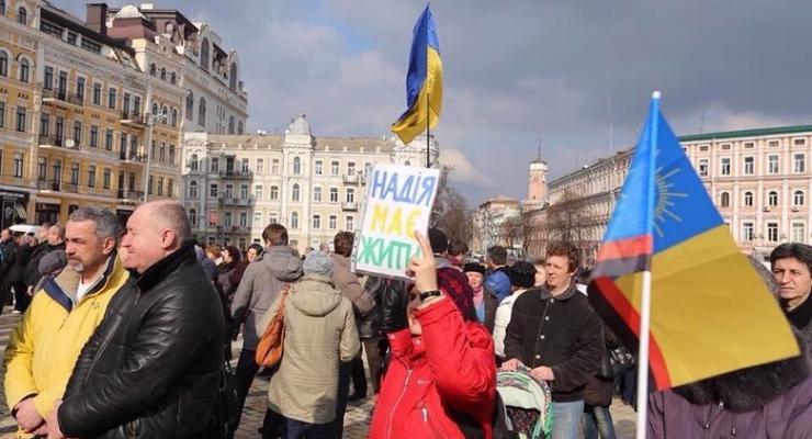 Несколько тысяч человек пришли на молебен за жизнь Савченко