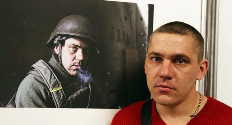День в фото: истории "киборгов", молитва за Савченко и протестная Рада