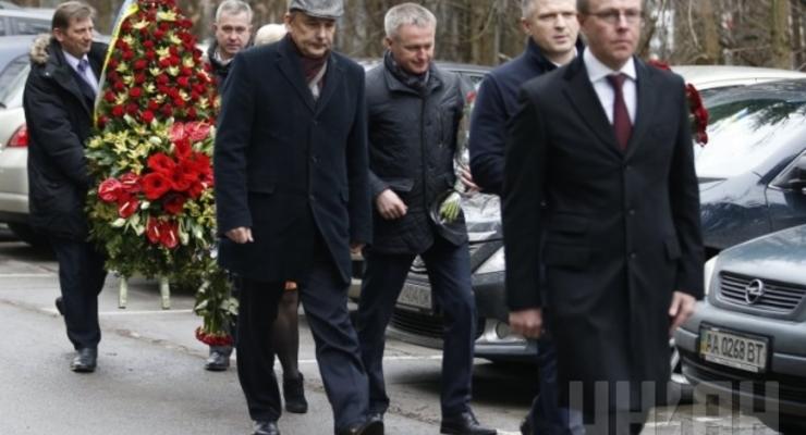 В Киеве похоронили Михаила Чечетова
