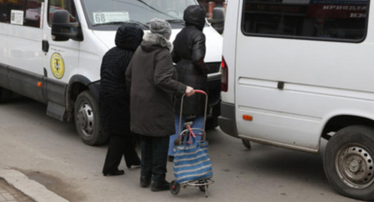Калининградцы вытолкали пассажирку из маршрутки, чтобы поехать по укороченному пути