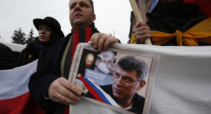 Немцова убили из-за событий в Украине - замгенсека НАТО