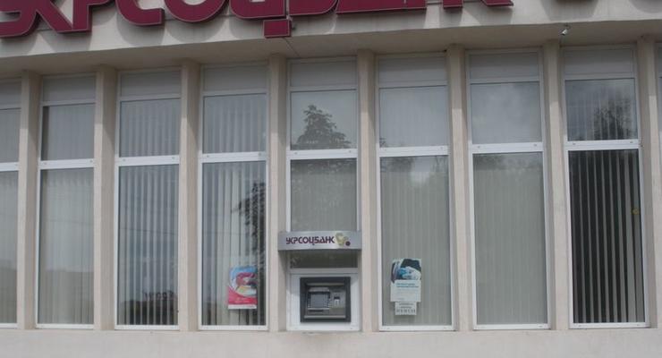 В Донецке из торгового центра похитили банкомат