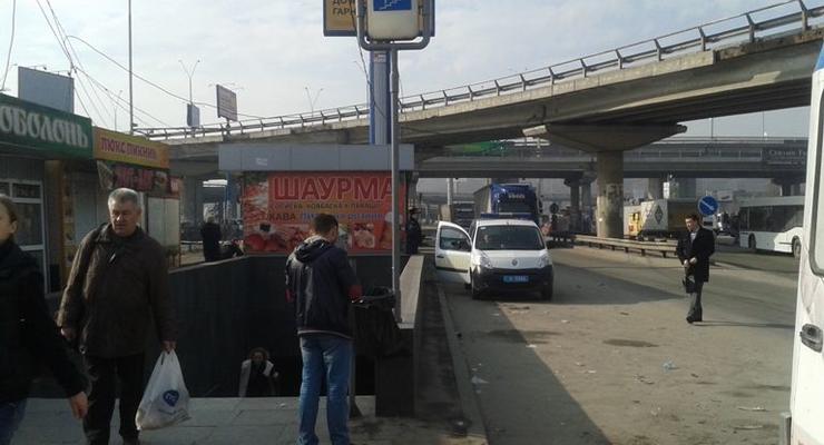 Возле метро Выдубичи в Киеве произошел взрыв