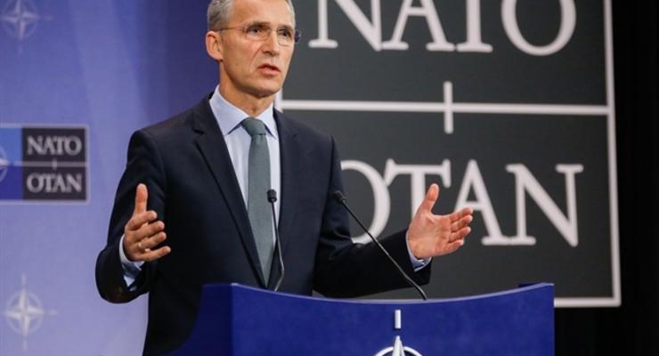 НАТО обеспокоен внезапными военными учениями России