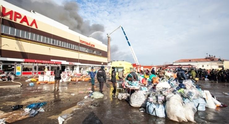В России число жертв пожара в ТЦ увеличилось до 17 человек