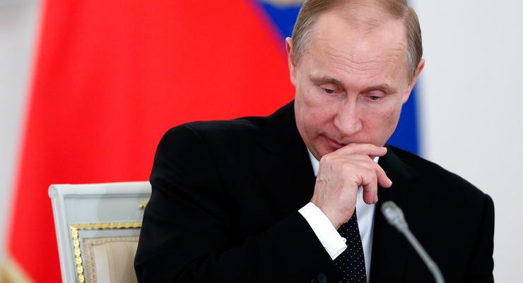 Путин: Запад переписывает историю, чтобы "подточить силу" России
