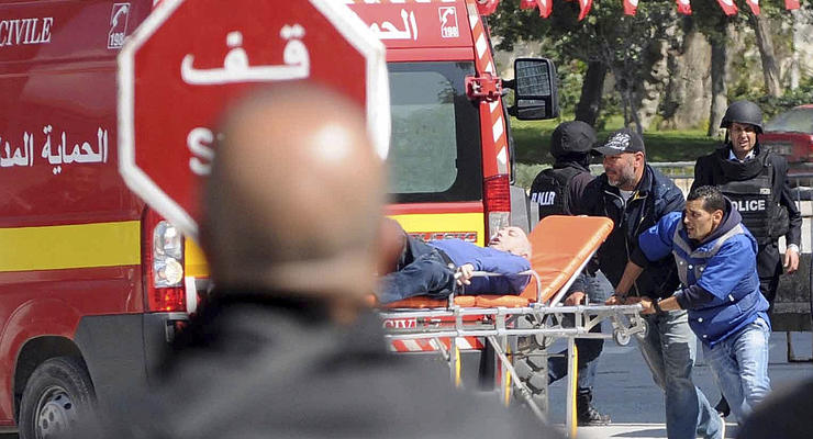В Тунисе задержали трех боевиков, расстрелявших более 20 человек в музее