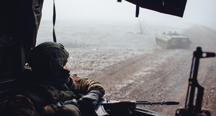 США подтверждают, что боевики удерживают тяжелое оружие у линии фронта на Донбассе