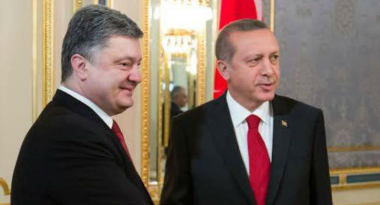 Турция поддерживает ввод миротворцев в Украину - Порошенко