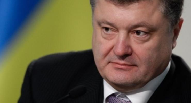 Порошенко подписал закон об обеспечении огнестрельным оружием украинских миротворцев