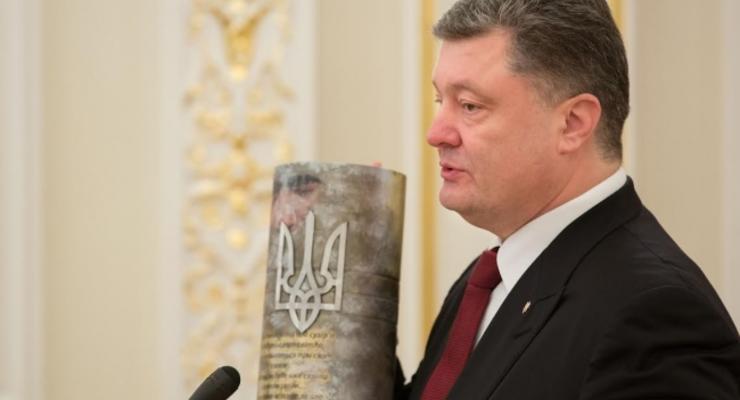 Порошенко допускает участие главарей ДНР/ЛНР в выборах на Донбассе