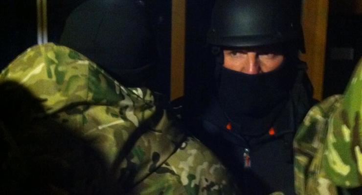 МВД ведет переговоры с вооруженными людьми в здании Укрнафты