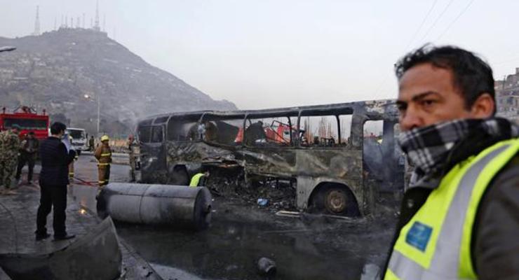 В Афганистане расстреляли автобус, погибли 13 человек