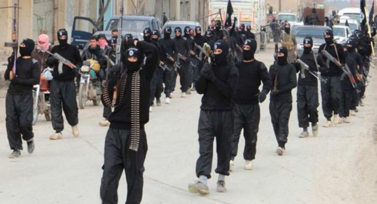 Исламисты ИГ показали вооруженное "подразделение" подростков