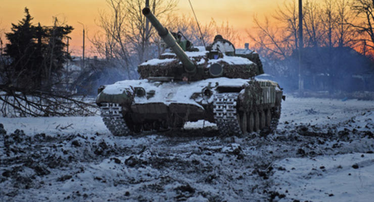 Замкомандующего АТО: В Луганскую область из РФ въехали 22 танка