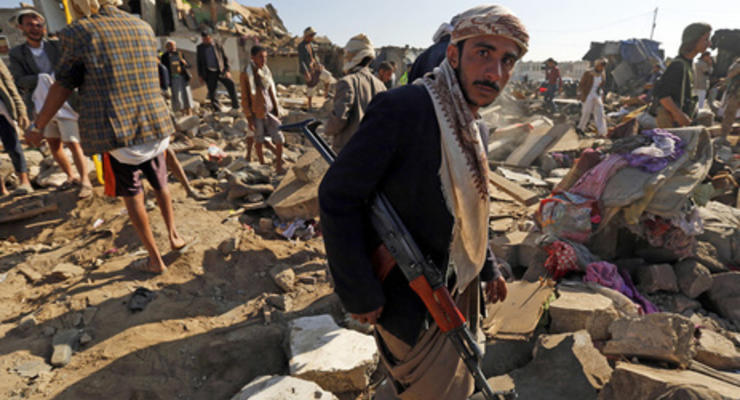 Саудовская Аравия на два часа остановила бомбардировки Йемена