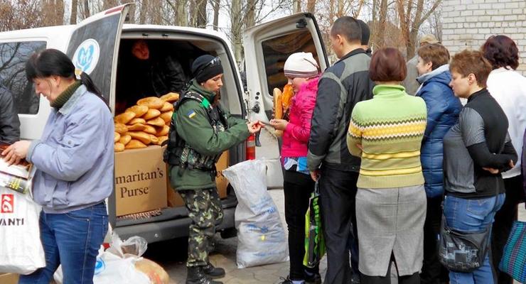 Украинские военные показали, как доставили помощь жителям Авдеевки