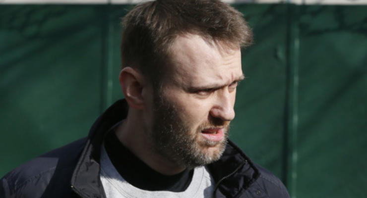 Федеральная служба исполнения наказаний вновь требует дать реальный срок Навальному