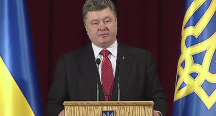 Порошенко считает целесообразным сокращение количества ВУЗов в Украине